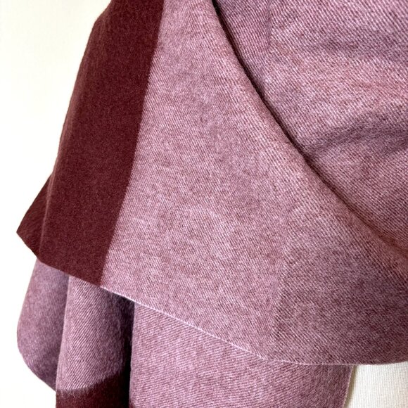 J.Crew Oversized Wool Wrap Scarf Shawl Accessory 75"x23" NWOT Bordeaux w/ Fringe - Picture 4 of 5